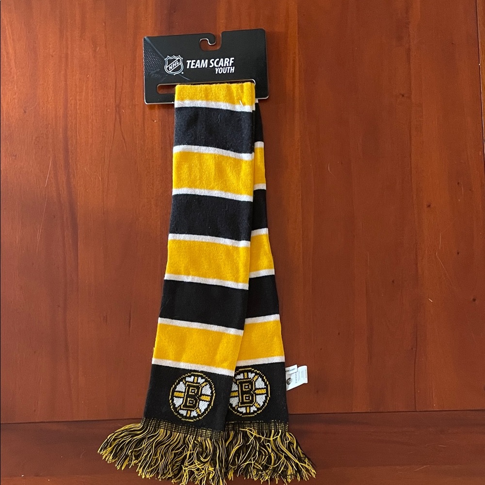 NHL Black and Yellow Striped Youth Scarf